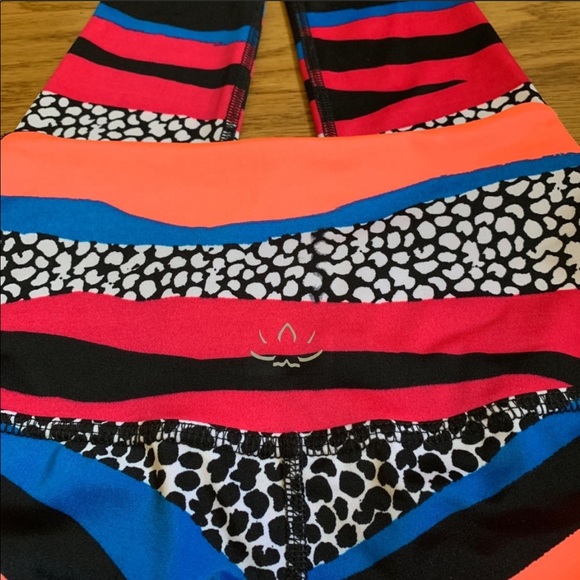 Beyond Yoga Leggings New With Tags - Picture 3 of 6